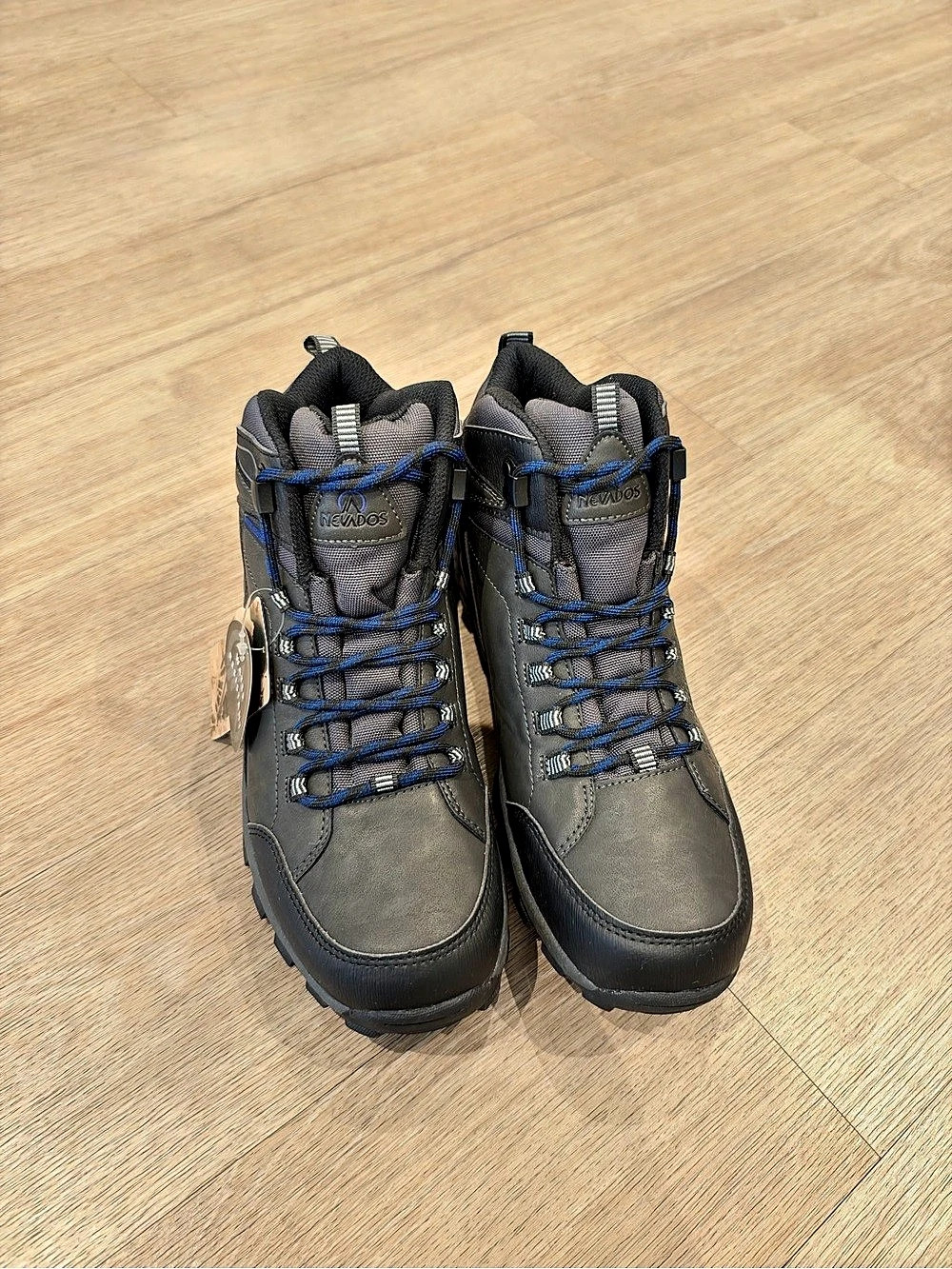 Nevados Water-Resistant Boots – Size 9.5M